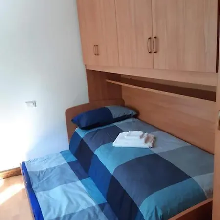 Casa San Primo, Zelbio, Di